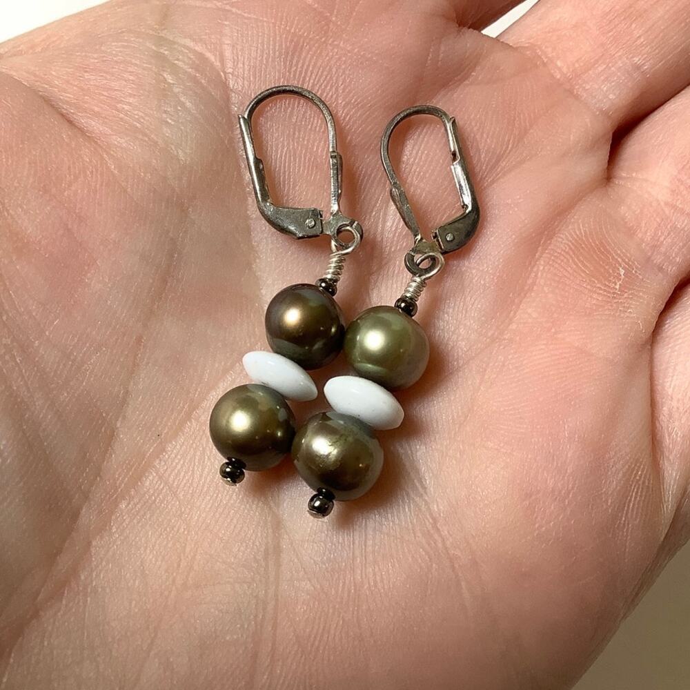 925 Sterling Silver Gold-Tone Pearl Beaded Leverback Dangle Earrings F14-31